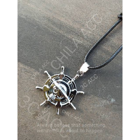 Kalung Tali Liontin ONE PIECE LUFFY KEMUDI TENGKORAK GAUL METAL IMPORT Fashion Pria Wanita