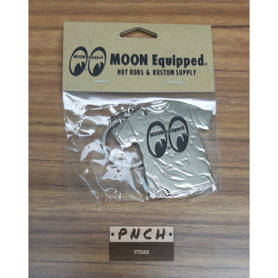MOONEYES ORIGINAL EQUIPPED T-SHIRT METAL KEY RING