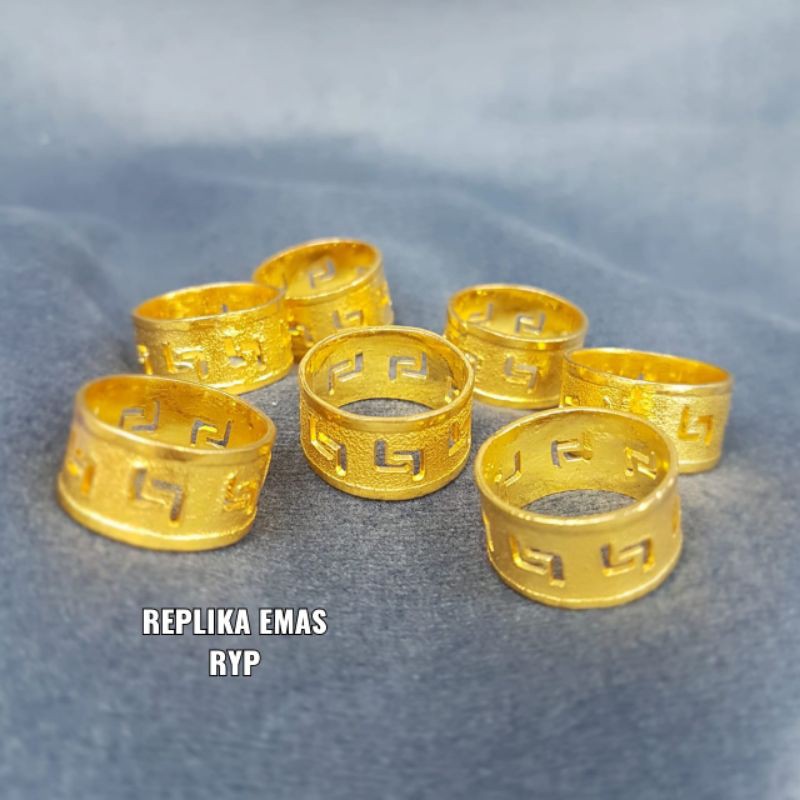 Cincin lapis emas 24k /replika, awet,persis seperti asli,tahan,cantik