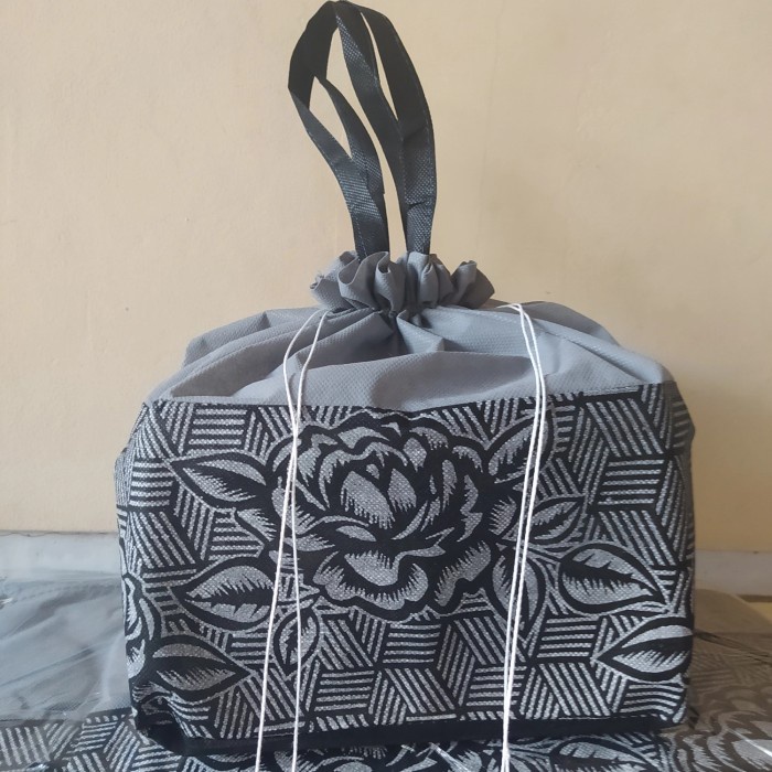 

Ginger- tas spunbond serut motif 22x22 - Abu-abu