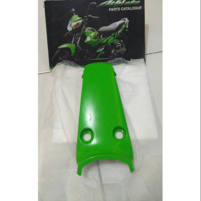 Cover tail athlete hijau