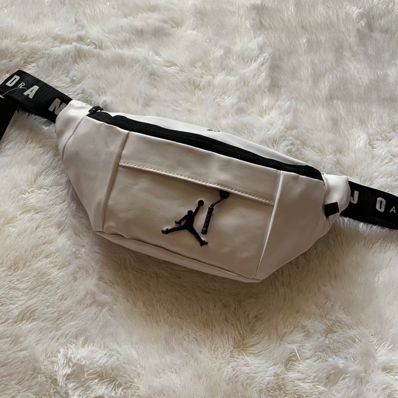 WAISTBAG JORDAN 23 LEATHER / TAS SLEMPANG JORDAN 23 LEATHER