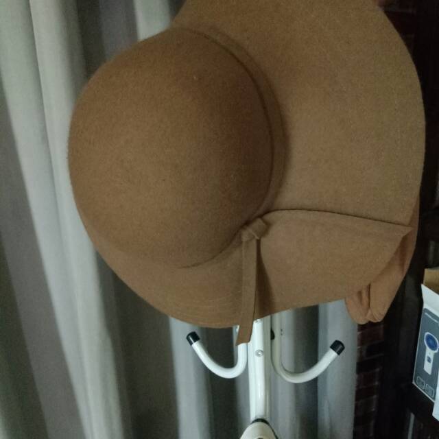 Topi Brand Executive Original second hand