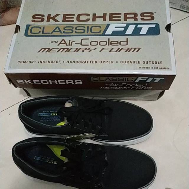 Skechers classic fit air cooled memory foam