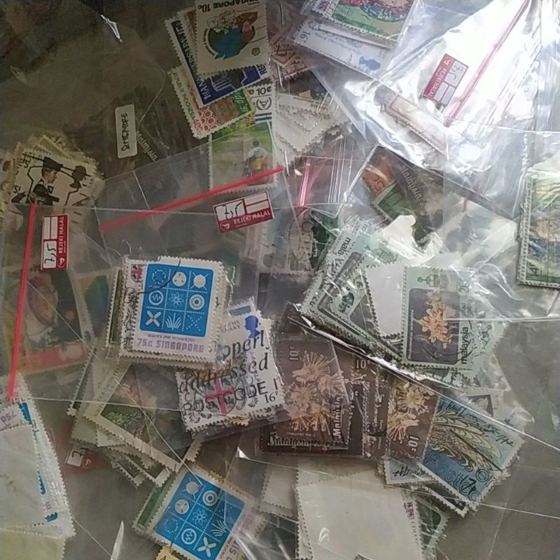 

10 pcs acak prangko perangko luar negeri kondisi masih bagus