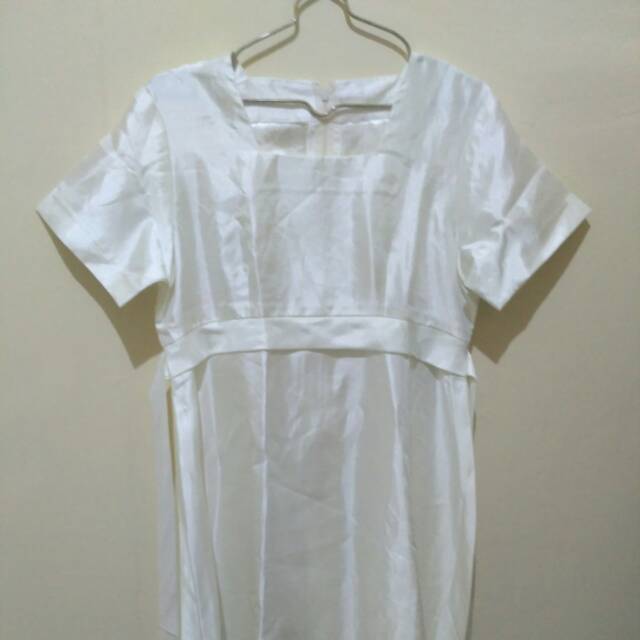 PRELOVED DRESS PUTIH
