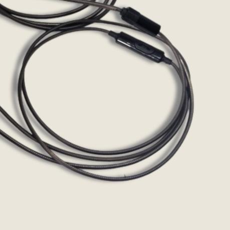 KGIS P1 HiFi Sound Bass Earphone Durable Cable Headset With Mic - Hitam