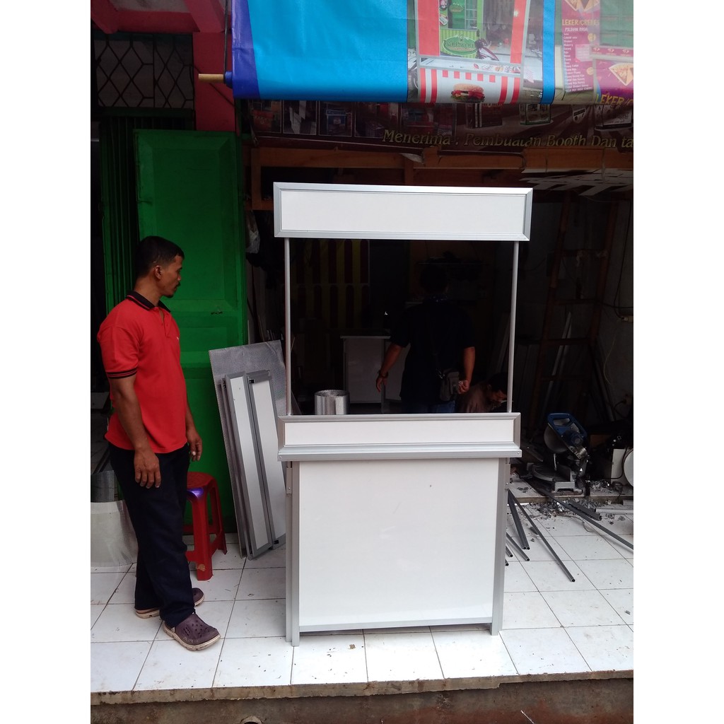 

MEJA LIPAT / BOOTH PORTABLE UKURAN MEDIUM FREE PENGHALANG
