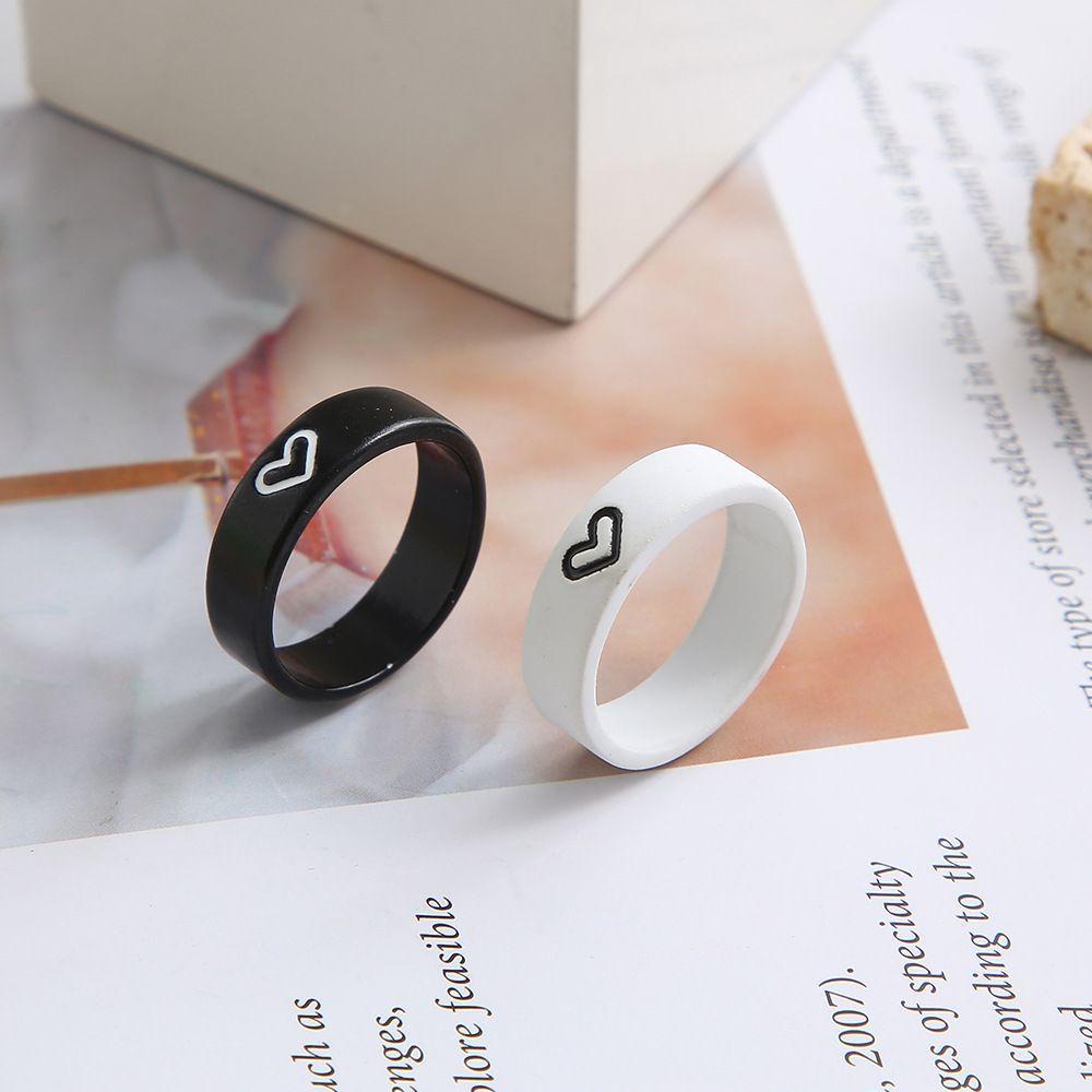 Preva Cincin Couple Wanita Pria Perhiasan Simple Hitam Putih Love