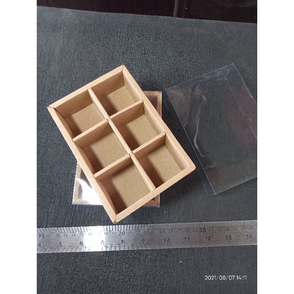 

box sekat 6 ( 4 cm persekat dan tinggi 3,5 cm )