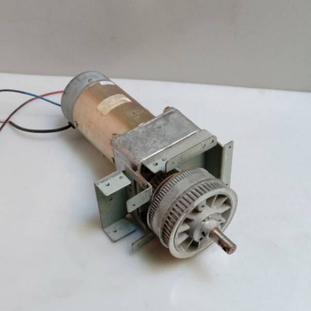 TOKUSHU DENSO MOTOR DC 24 V 167RPM 4.3A