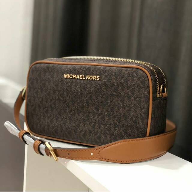 michael kors camera bag