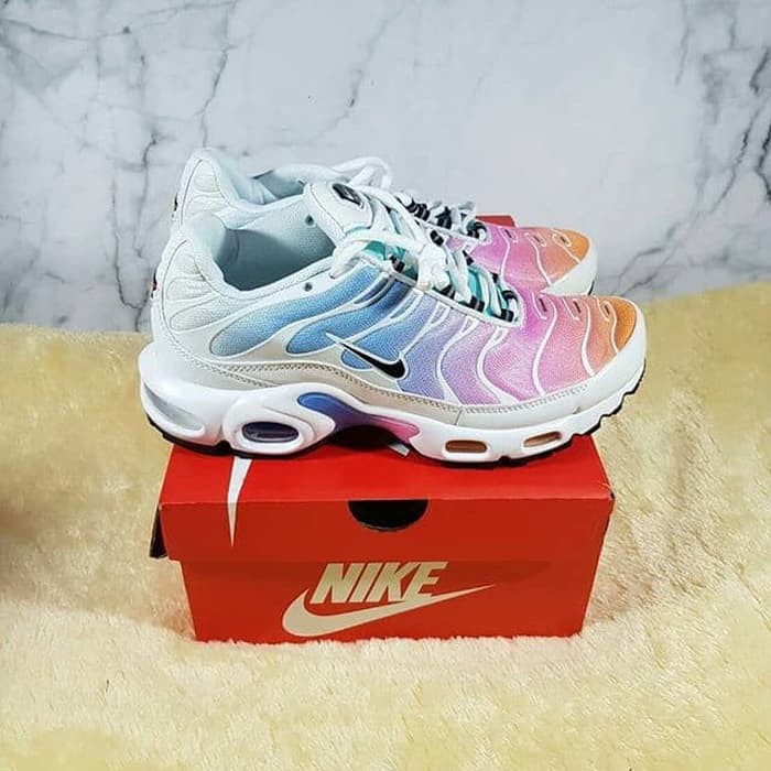 rainbow tn nike