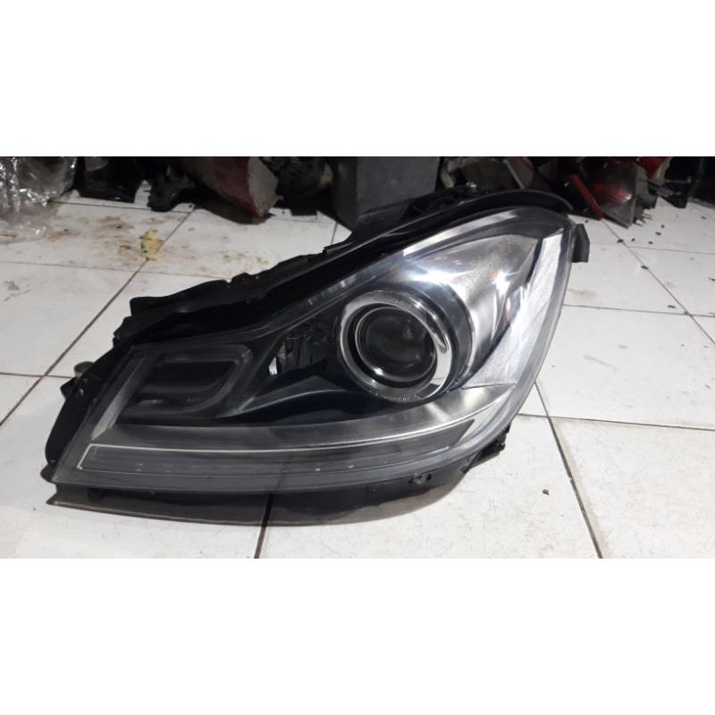 headlamp Mercedes benz W 204 C Class 2014 kiri