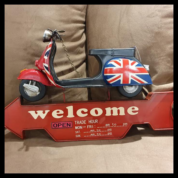 Wall Decoration Scuter