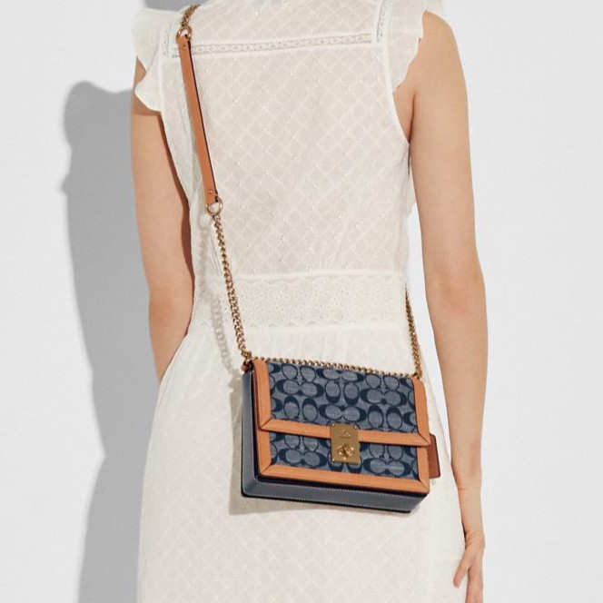 READY STOCK - Coach Hutton In Signature Chambray Shoulder Bag - ORIGINAL FACTORY OUTLET COACH