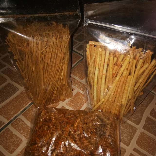 

Mie lidi & macaroni kekey