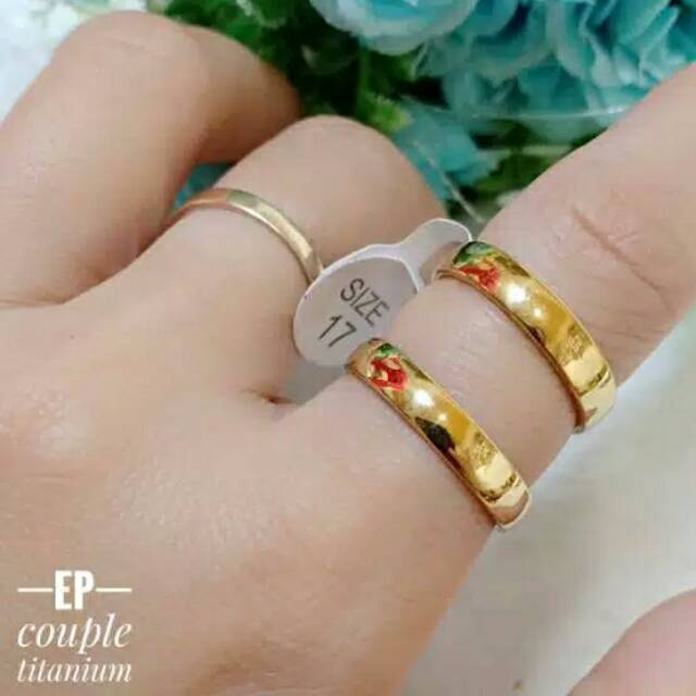 Cincin Couple belah rotan Titanium lapis cairan mas, awet,tidak luntur,tahan lama