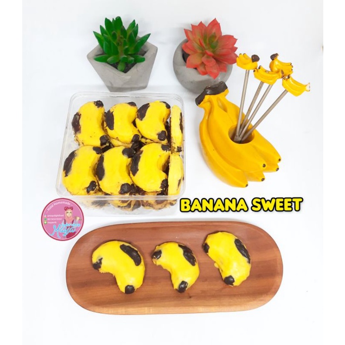 kue kering banana cookies kue pisang kukis bentuk pisang cokelat kue lebaran hampers parcel kue lebaran parsel