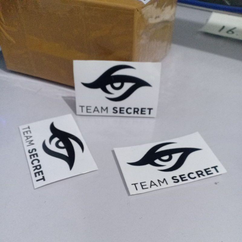 

STICKER UNOFFICIAL TEAM SECRET 5X5