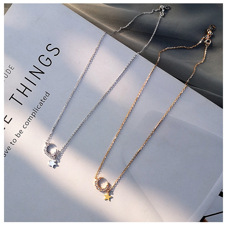 Kalung Rantai Dengan Liontin Bulan Sabit + Bintang Warna Emas Untuk Wanita