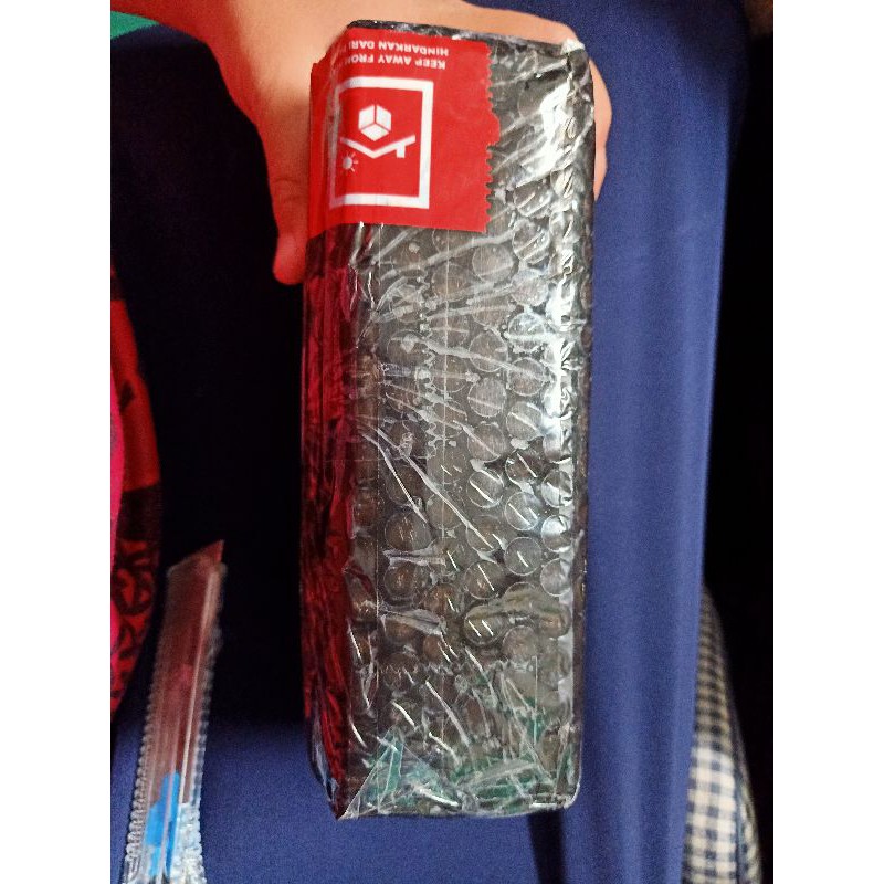 

Bubble wrap dan kardus