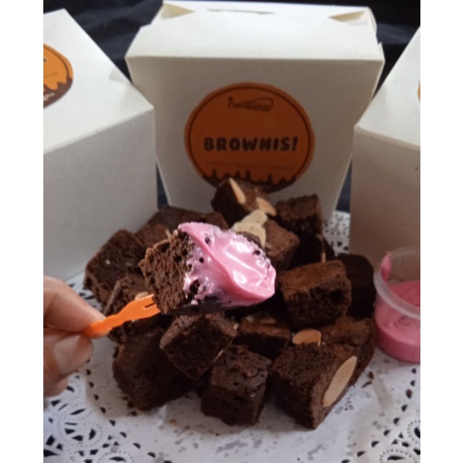 

fudgy brownies box