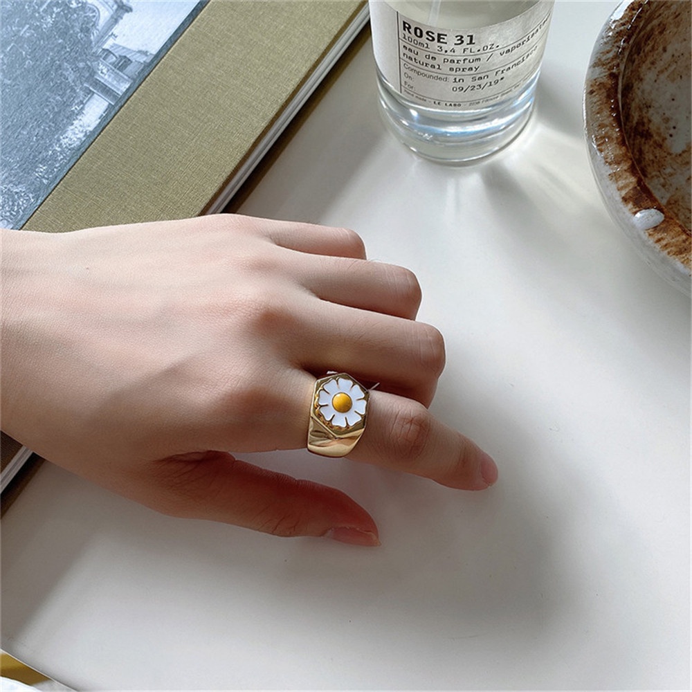 Cincin Desain Bunga Tulip Daisy Gaya Retro Korea Untuk Aksesoris Perhiasan