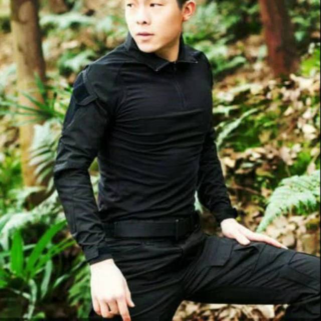 Combat shirt hitam