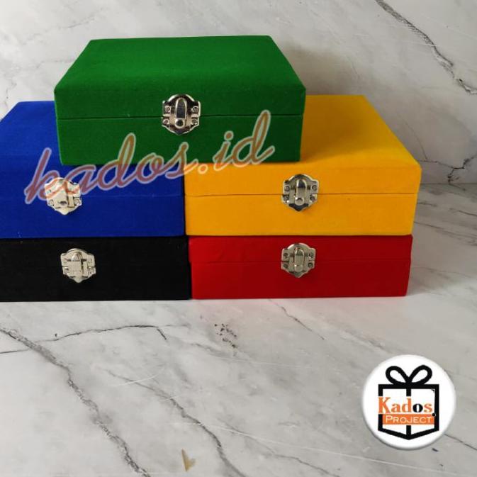 

♠ Box / kotak Beludru (item tambahan) ❆