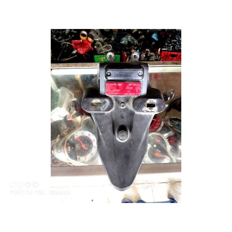 SLEBOR BELAKANG CBR 150 R OLD LAMA ORISINIL