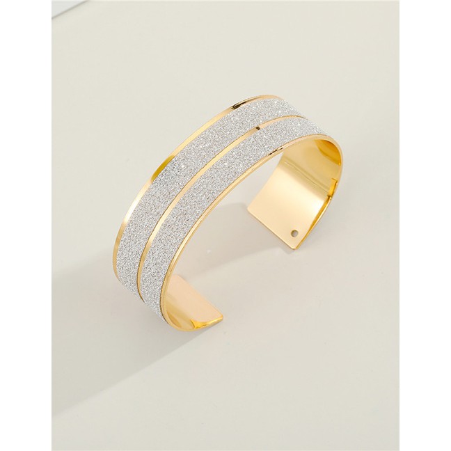 LRC Gelang tangan Fashion Gold Color Long Three-dimensional Cross P49693