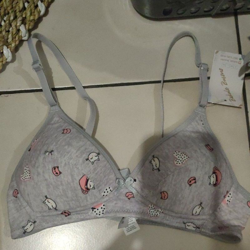 bra nevada step 3 size 32 untuk remaja