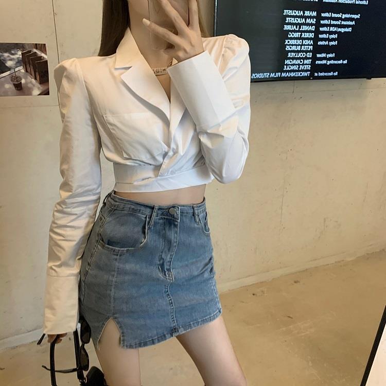 Kemeja putih wanita desain rasa niche cross shirt musim semi baru cahaya akrab gaya pendek Perancis