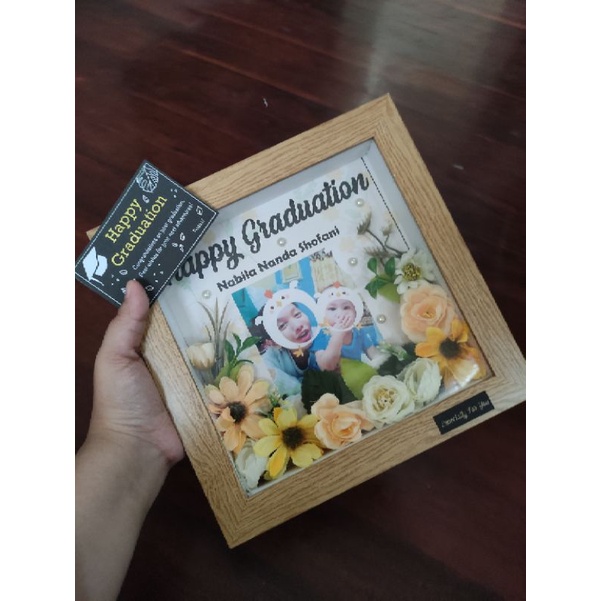 

Flower in frame 3D kaca bucket hadiah wisuda ulang tahun pernikahan mahar