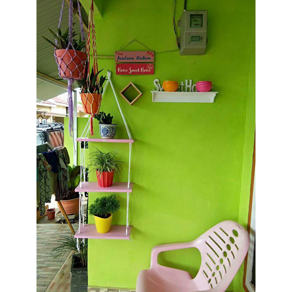 Rak Dinding Gantung Vintage Dapur Kayu Tiga Susun Pink Tali Putih