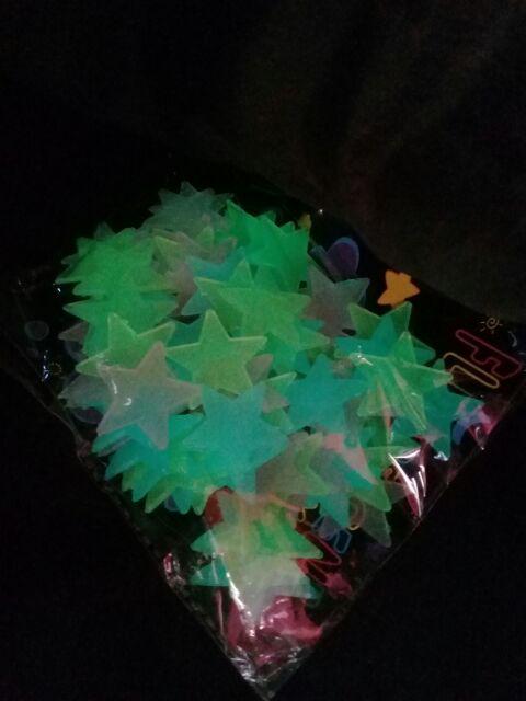 100pcs Stiker Dinding Glow In The Dark Bentuk Bintang