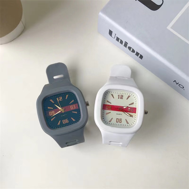 Jam Tangan Casual Analog Quartz  Wanita Dan Pria Strap Rubber Korean Fashion Import