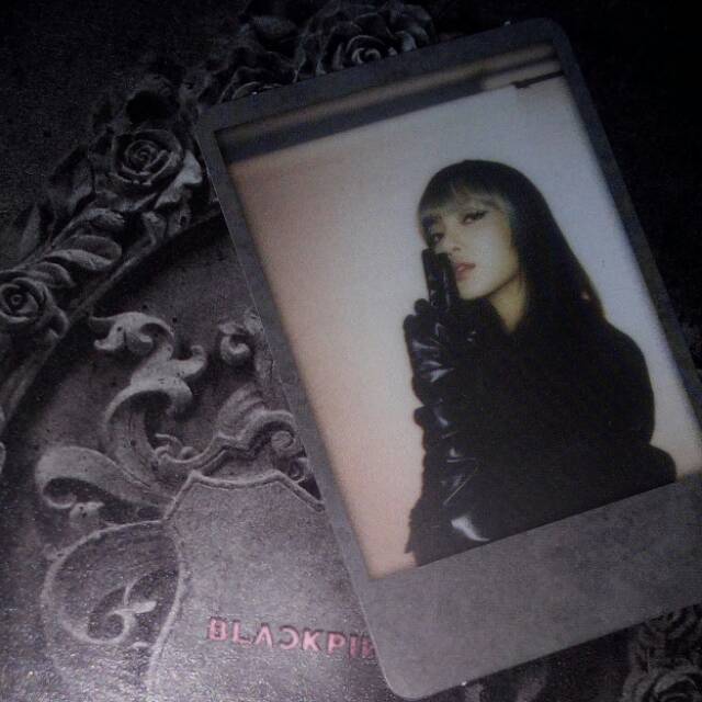 Sharing KILL THIS LOVE - LISA PC (BLACK Vers)