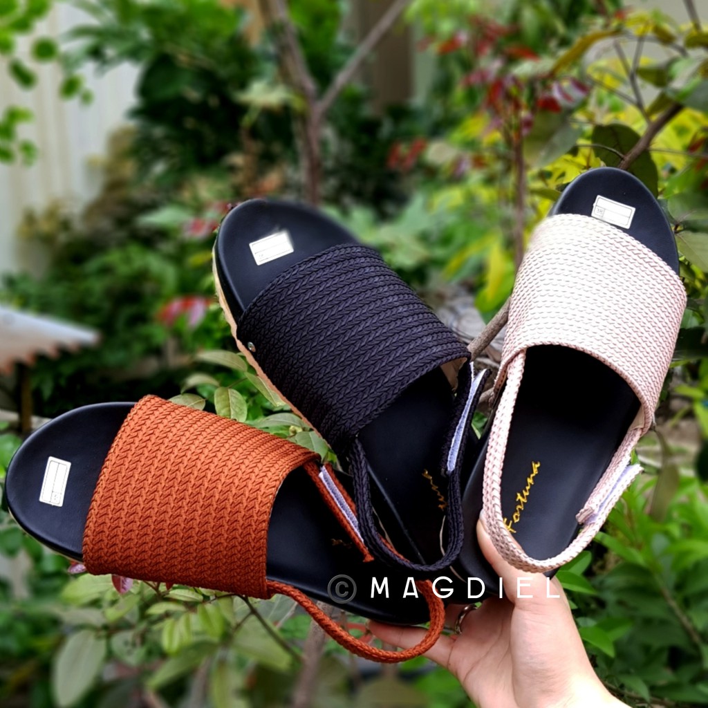 Yoppy Sandal Tali Wanita