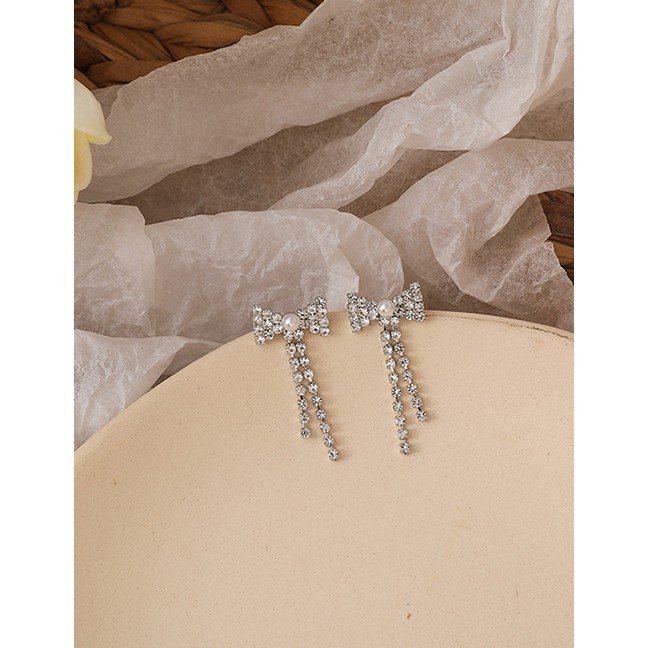 LRC Anting Tusuk Fashion Silver Bowknot Tassel Diamond Alloy Earrings P22278