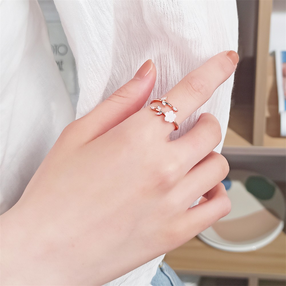 Cincin Model Terbuka Dapat Disesuaikan Desain Cabang Daun Bunga Bahan Rotan Gaya Korea Untuk Perempuan