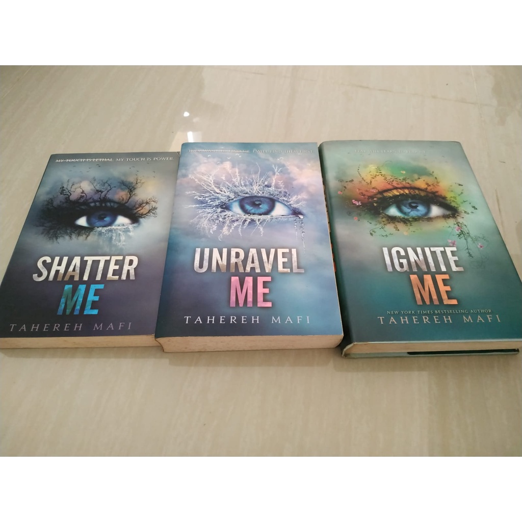 [PRELOVED] Shatter Me, Unravel Me, Ignite Me by Tahereh Mafi