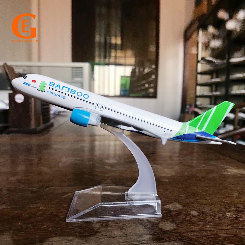 Miniatur Diecast Pesawat Terbang Airbus A320 Bahan Alloy Ukuran 16CM