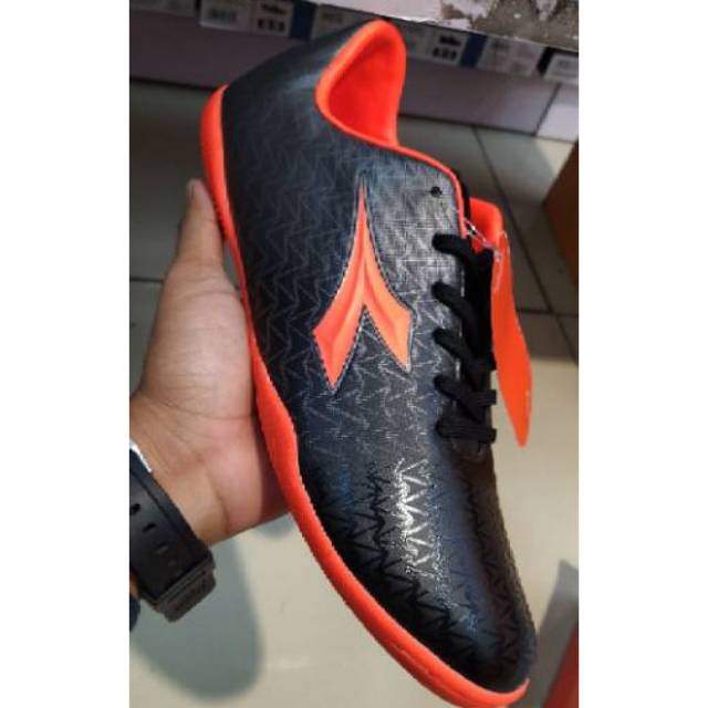 Diadora - sepatu futsal - ORIGINAL BNIB - garansi - sport station