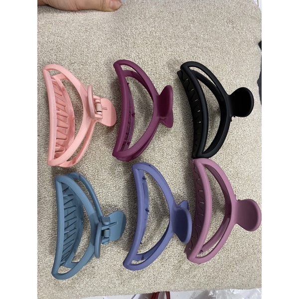 JEPITAN SETENGAH LINGKARAN / JEPIT RAMBUT KOREA / JEDAI KOREA / JEDAI ANTI PATAH / JEPITAN BAHAN DOFF KOREA / KOREAN HAIR CLIPPER / JEPITAN DOFF 8cm atau 6cm / JEPITAN JUMBO BESAR / JEDAI KUAT JUMBO