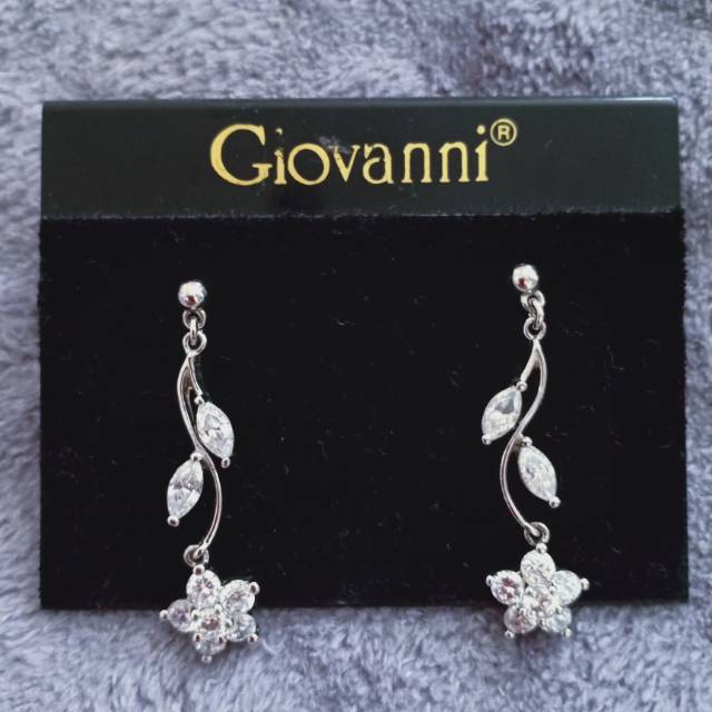 Anting Elegan GIOVANNI
