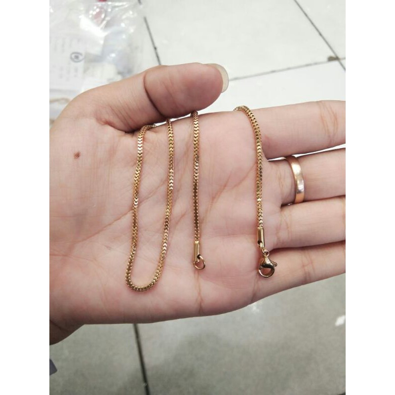 KALUNG TITANIUM MILANO KECIL 1.5 WARNA EMAS PRIA - WANITA