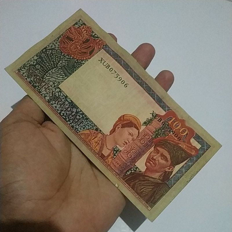 Uang kuno 100 rupiah soekarno asli tahun 1960