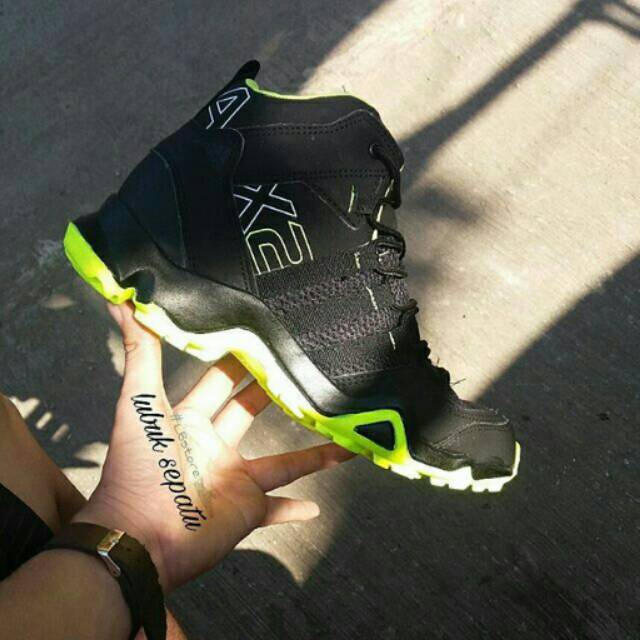 sepatu adidas AX2 high green